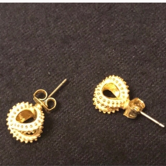 Jewelry - White & Gold X Earrings